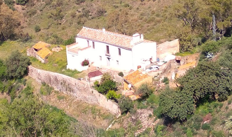 Hacienda Mellado, casa rural para retiros, eventos, cursos, celebraciones y actividades en la naturaleza en Málaga. El cortijo-lagar.